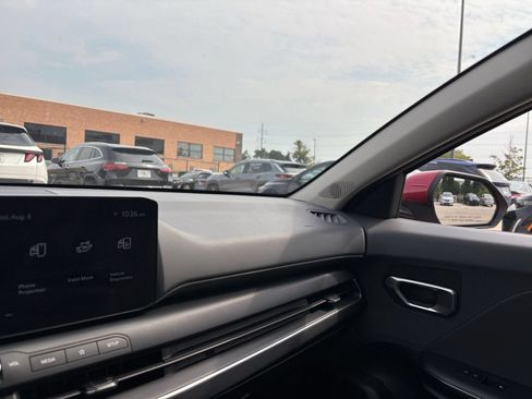Used 2025 Kia K4 FWD image 32