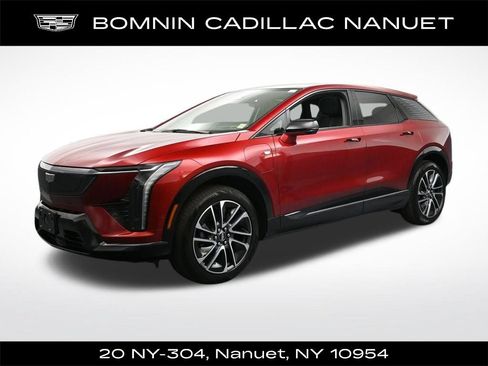 Certified 2025 Cadillac Optiq Sport 1 AWD/4WD image 1