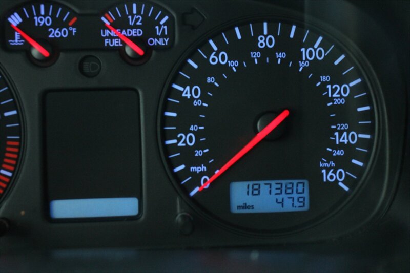 Used 2002 Volkswagen Eurovan MV FWD image 7