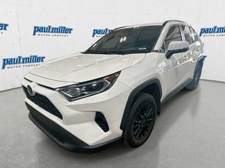 Used 2021 Toyota RAV4 XLE w/ Convenience Package AWD/4WD video 1