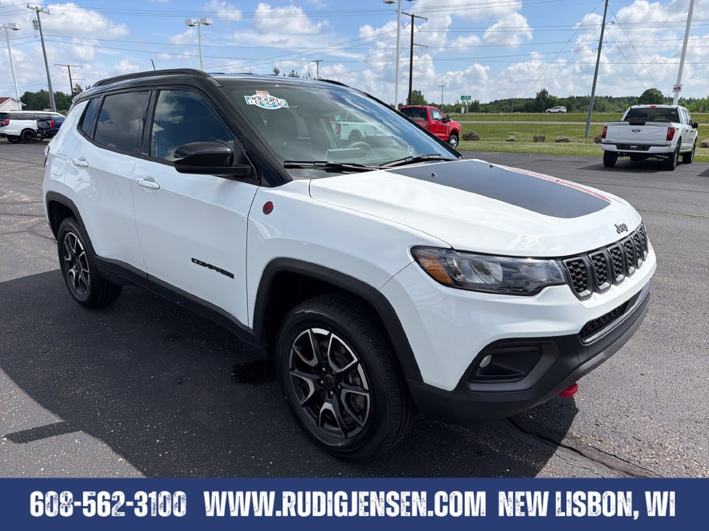 Used 2025 Jeep Compass Trailhawk AWD/4WD image 7