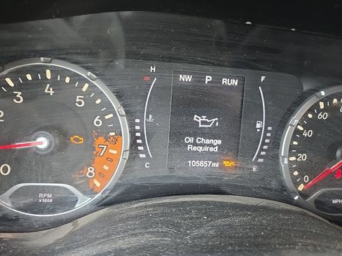 Used 2018 Jeep Renegade Latitude FWD image 8