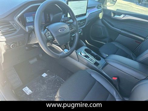 New 2025 Ford Escape SE image 9