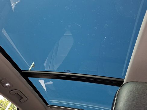 Certified 2023 Volkswagen Taos SE w/ Panoramic Sunroof Package FWD image 14
