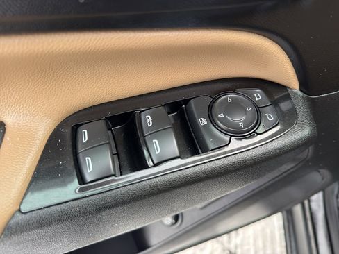 Used 2024 Chevrolet Equinox Premier image 12