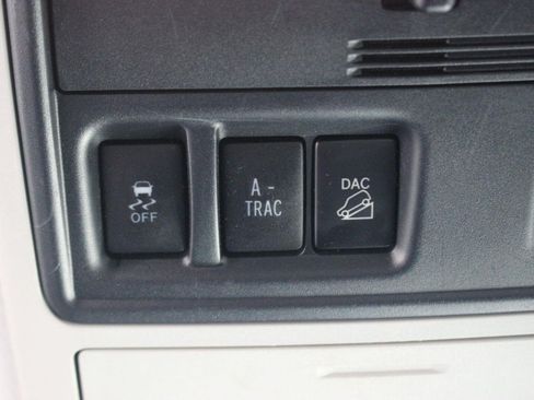 Used 2015 Toyota 4Runner SR5 AWD/4WD image 30
