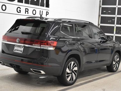 Used 2024 Volkswagen Atlas SE image 4