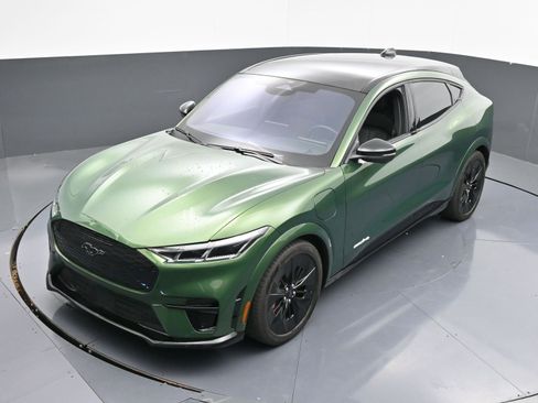 Used 2025 Ford Mustang Mach-E GT image 23