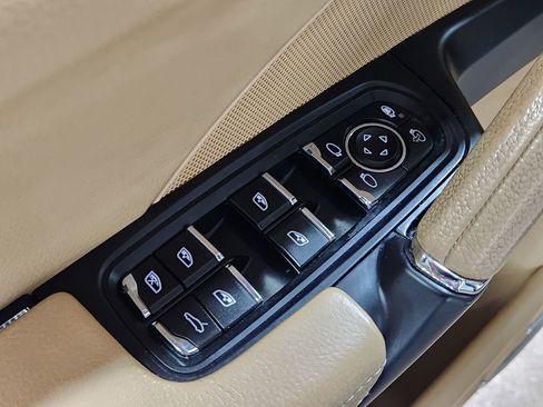 Used 2018 Porsche Cayenne image 44