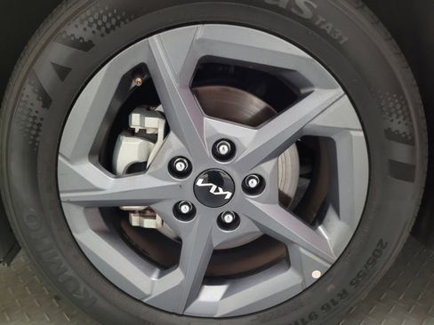 Used 2025 Kia K4 FWD image 31