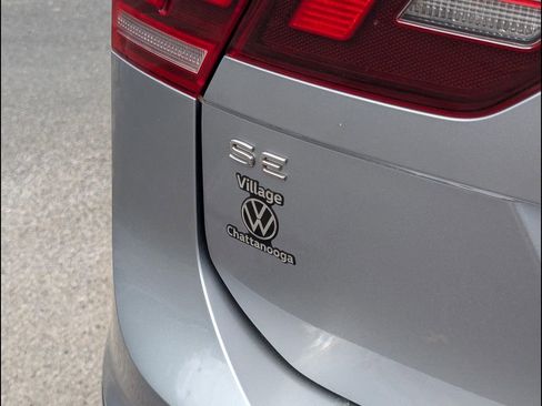 Certified 2024 Volkswagen Tiguan SE R-Line image 22