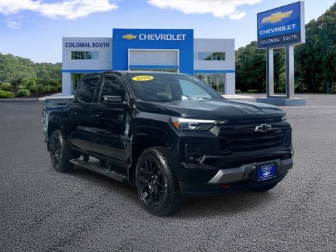 Certified 2024 Chevrolet Colorado Z71 w/ LPO, Dark Essentials Package image 8
