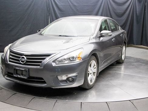 Used 2015 Nissan Altima 2.5 SV w/ Convenience Package image 6
