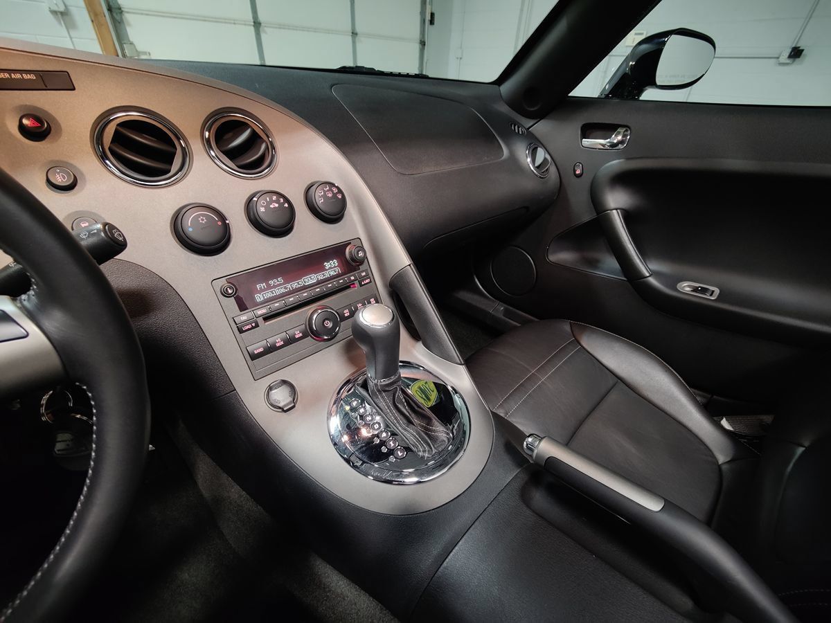 Used 2008 Pontiac Solstice GXP w/ Premium Package RWD image 26