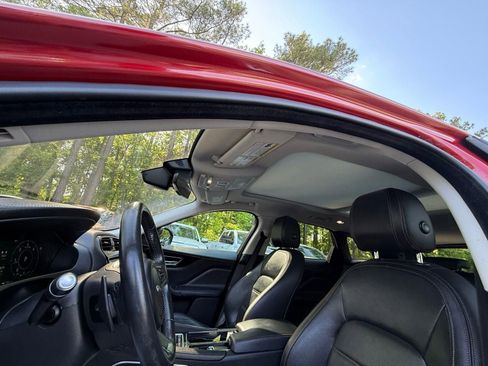 Used 2019 Jaguar F-PACE Prestige AWD/4WD image 30