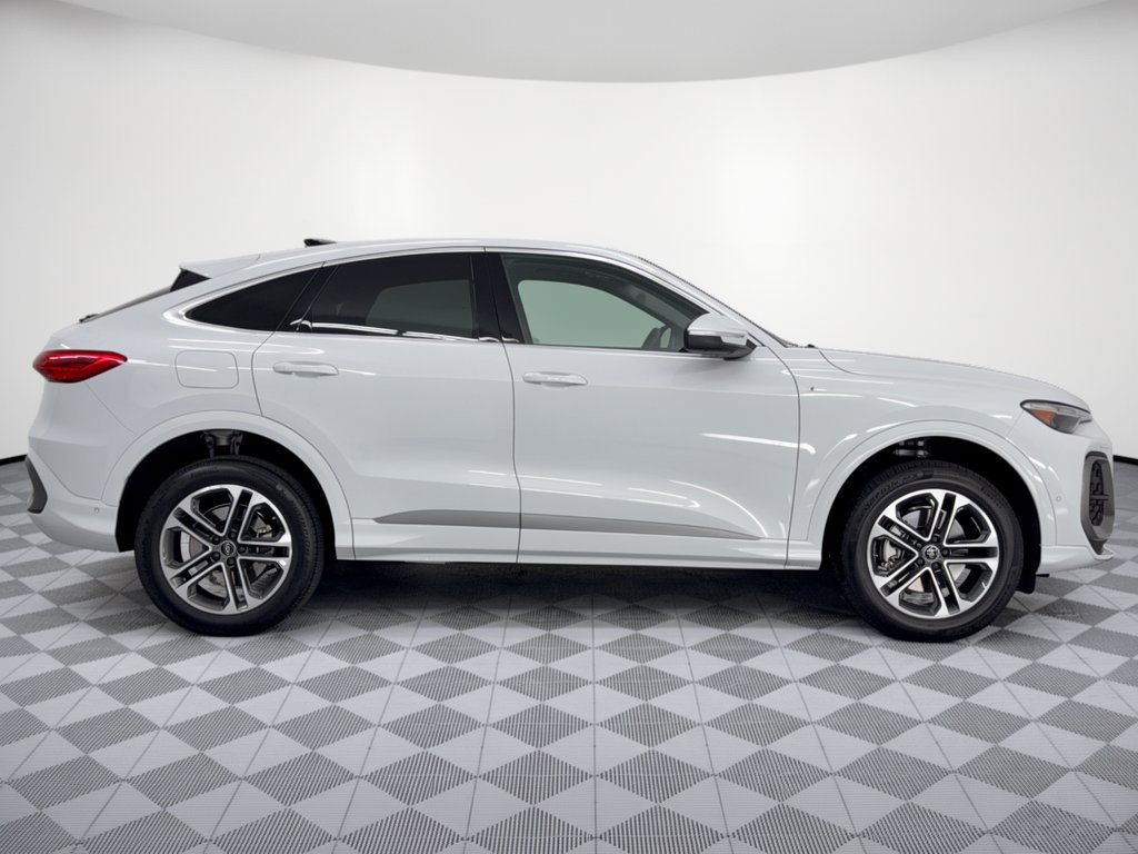 Certified 2026 Audi Q5 Premium Plus AWD/4WD image 8