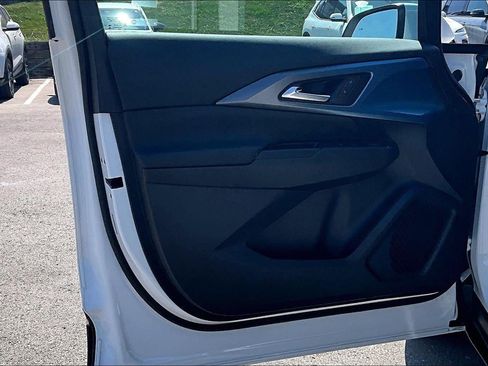 Used 2025 Chevrolet Equinox EV LT w/ Convenience Package FWD image 23
