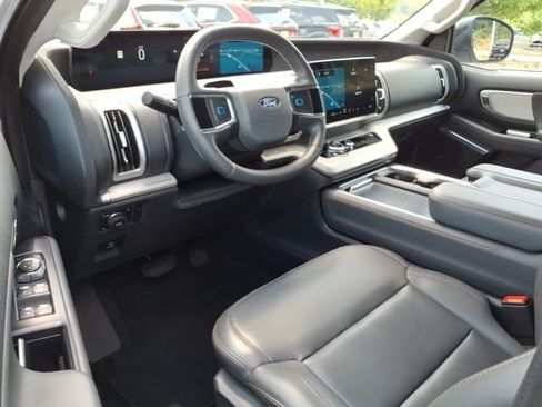 Used 2025 Ford Expedition Max Active AWD/4WD image 19