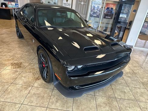 Used 2023 Dodge Challenger SRT Hellcat w/ Driver Convenience Group RWD image 14