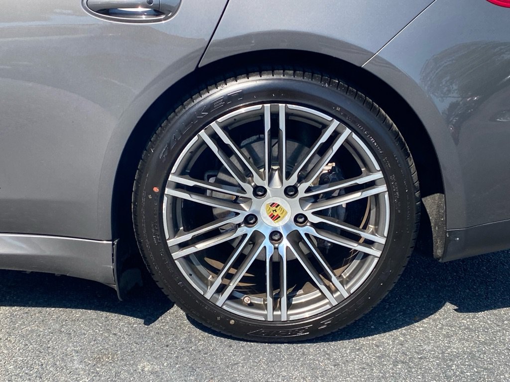 Used 2016 Porsche Panamera image 12
