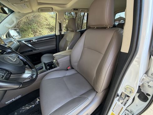 Used 2022 Lexus GX 460 Luxury image 17