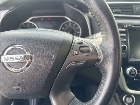 Used 2019 Nissan Murano SV w/ Premium Package image 14
