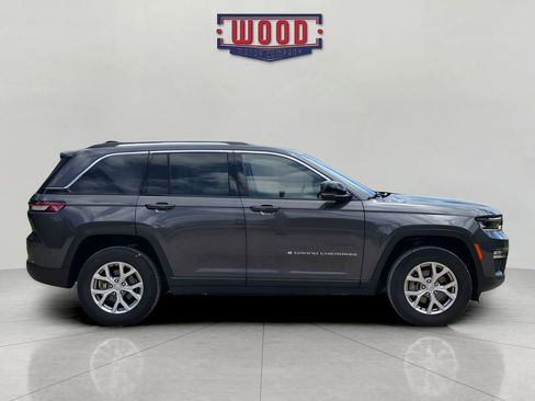 Used 2022 Jeep Grand Cherokee Limited AWD/4WD image 2