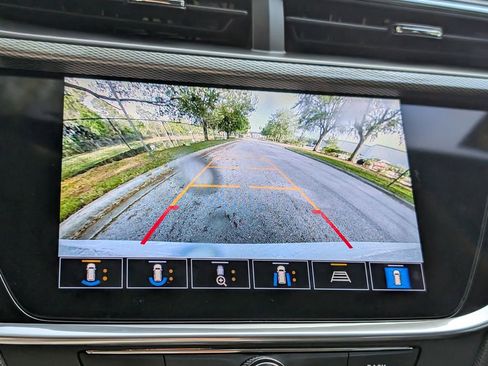 Used 2021 Buick Encore GX Essence w/ Advanced Technology Package image 28