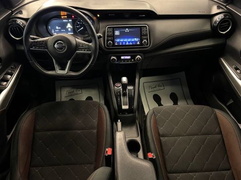 Used 2020 Nissan Kicks SR w/ Exterior Package FWD image 9