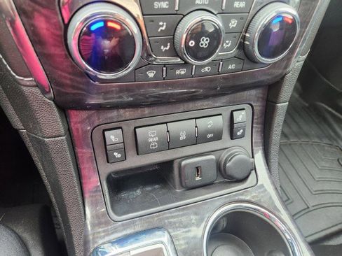 Used 2017 Buick Enclave Leather image 7