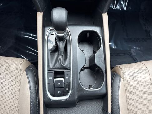 Used 2020 Hyundai Santa Fe SEL w/ Convenience + Premium Package image 18