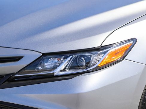 Certified 2023 Toyota Camry SE FWD image 9