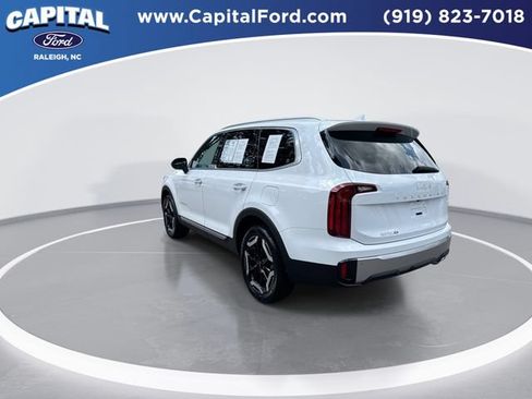 Used 2025 Kia Telluride S FWD image 6