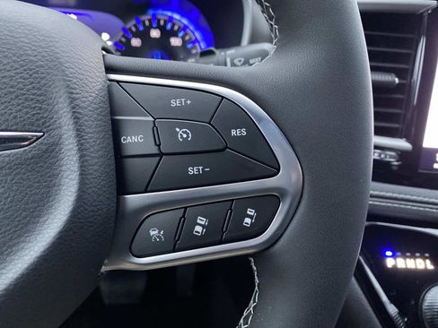 New 2026 Chrysler Pacifica Select image 13