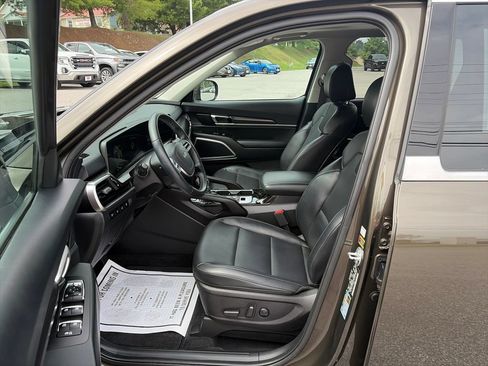 Used 2025 Kia Telluride S AWD/4WD image 10