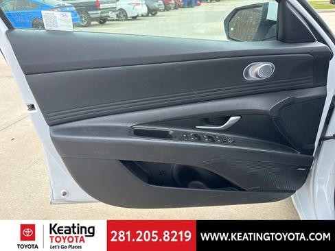 Used 2024 Hyundai Elantra Limited image 10