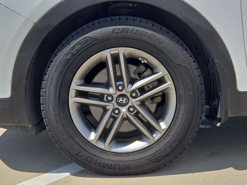 Used 2017 Hyundai Santa Fe Sport FWD image 13