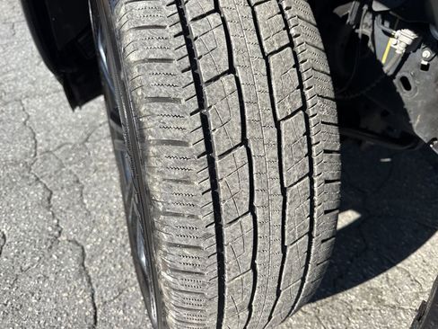 Used 2024 Ford F150 Lariat w/ Equipment Group 502A High image 38