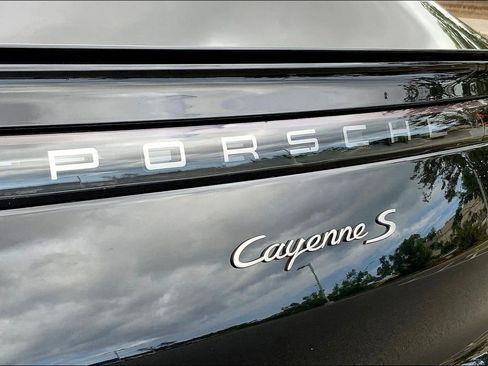 Used 2023 Porsche Cayenne S image 30