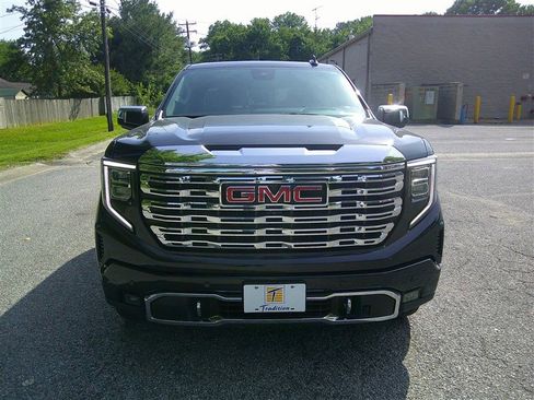 Used 2023 GMC Sierra 1500 Denali w/ Denali Reserve Package AWD/4WD image 8