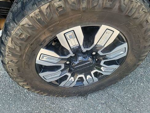 Certified 2024 GMC Sierra 2500 Denali w/ Denali Reserve Package AWD/4WD image 8