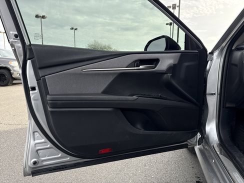 Used 2025 Toyota Camry LE image 12