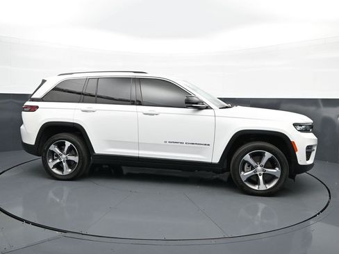 Used 2023 Jeep Grand Cherokee 4WD 4xe w/ Luxury Tech Group II image 8