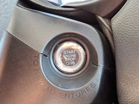 Certified 2023 Jeep Renegade Latitude w/ Sun & Fun Group image 26