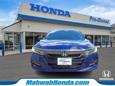 Used 2019 Honda Accord Sport image 2