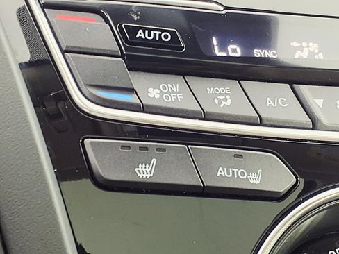 Used 2024 Acura RDX SH-AWD image 19