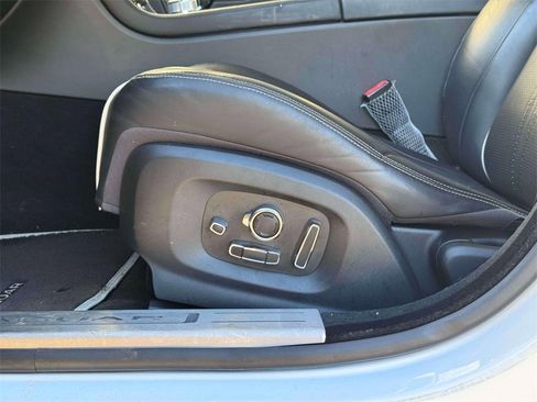 Used 2019 Jaguar XJ R-Sport image 8
