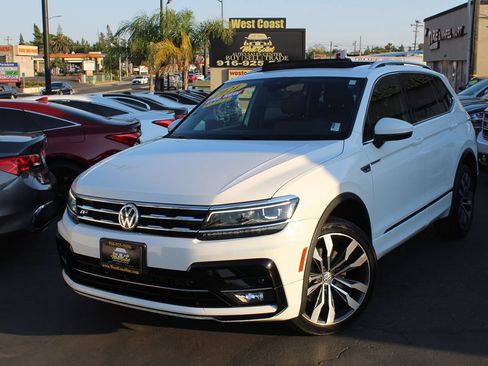 Used 2021 Volkswagen Tiguan SEL Premium R-Line w/ 3rd Row Seat Package AWD/4WD image 2