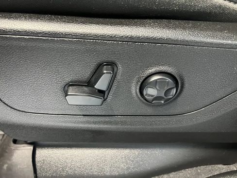Used 2019 RAM 1500 Big Horn AWD/4WD image 13