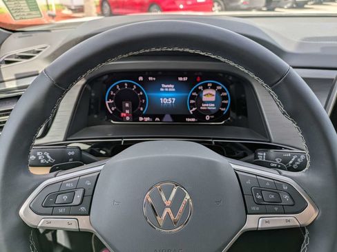 Certified 2024 Volkswagen Atlas Cross Sport SE FWD image 38